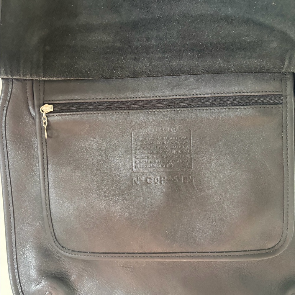 Vintage Coach Utility Hippie Bag 9404 in Black
Front flap silver hardwear - Picture 3 of 11